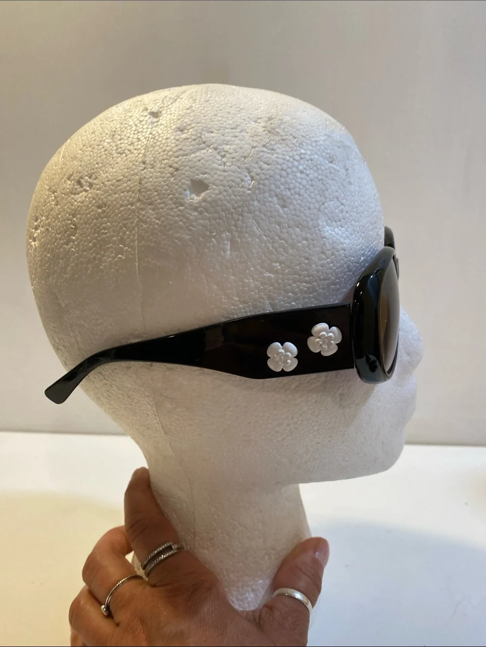 Women's Black Floral Accent Sunglasses